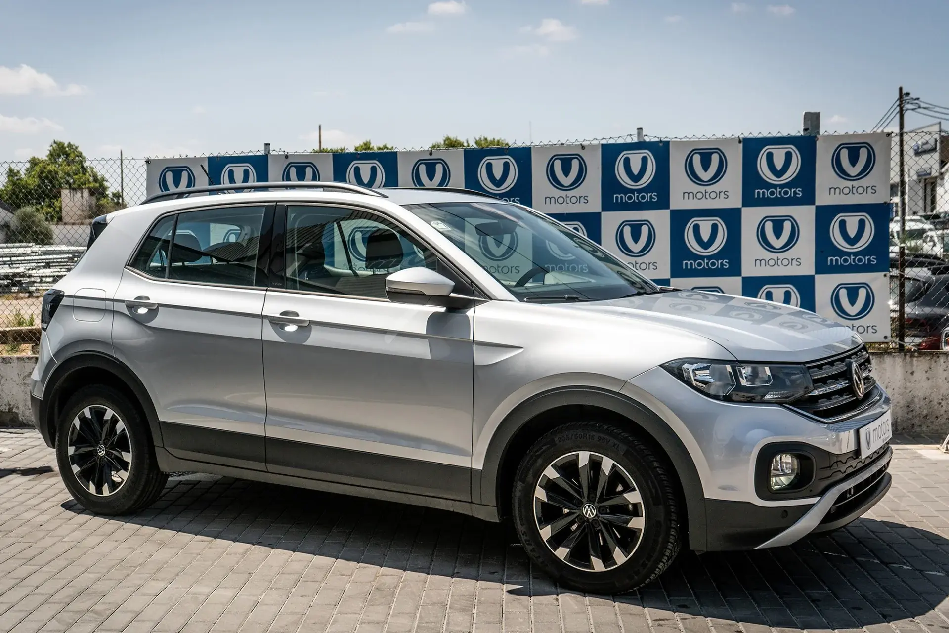Volkswagen T-Cross 1.0 TSI Life 2021 usado à venda na V Motors, Évora
