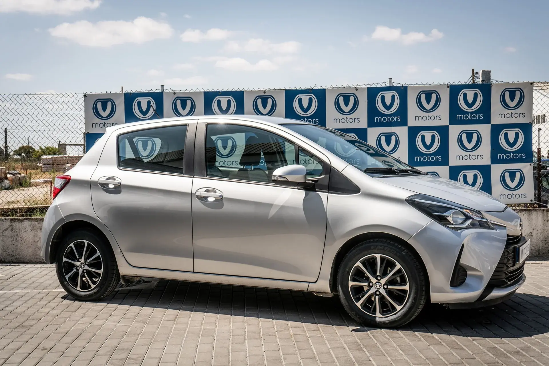 Toyota Yaris VVT-i Comfort 2020 usado à venda na V Motors, Évora