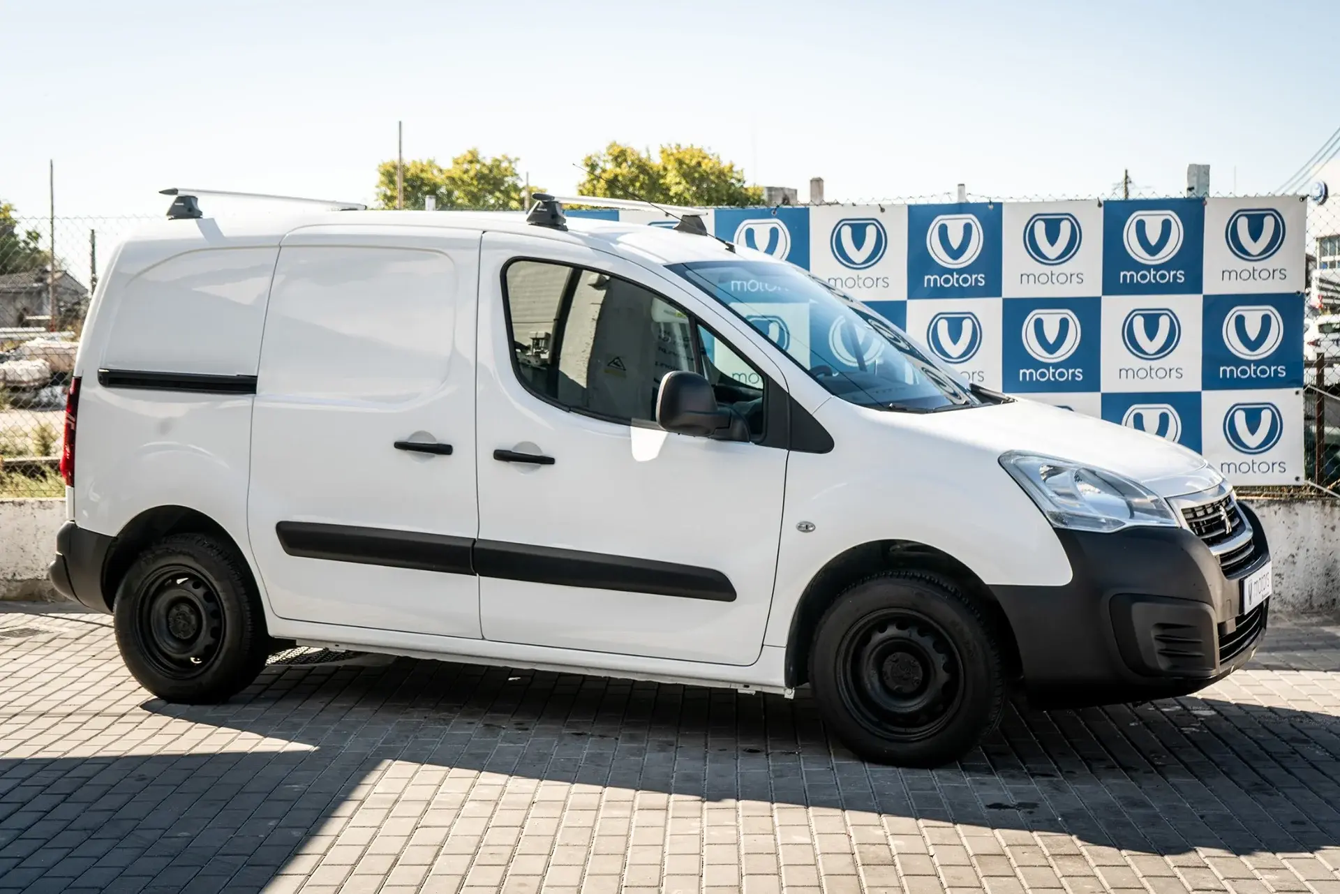 Peugeot Partner 1.6 Blue HDi 2017 usado à venda na V Motors, Évora