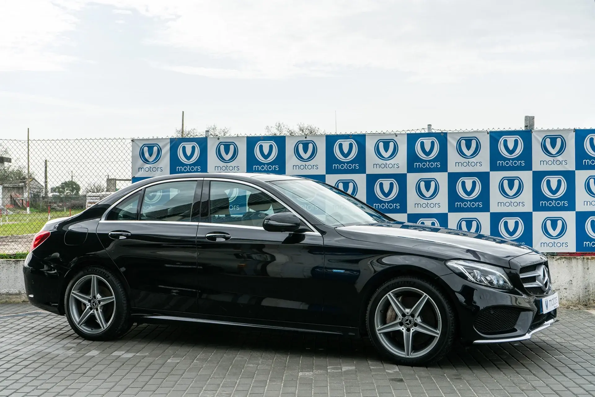 Mercedes C350e AMG line 2018 usado à venda na V Motors, Évora